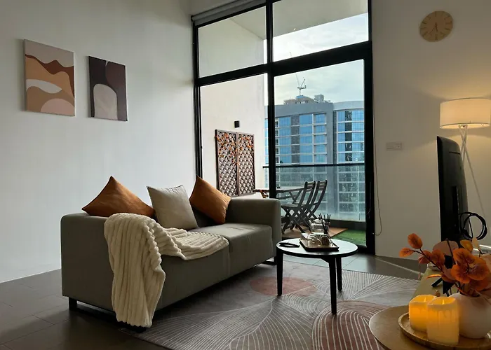 Cozy Fall Suite At Est Bangsar With Garden Scenery